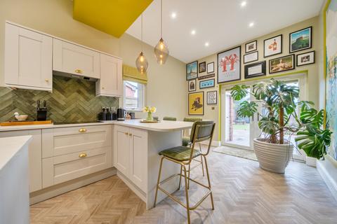4 bedroom end of terrace house for sale, Oswestry SY11