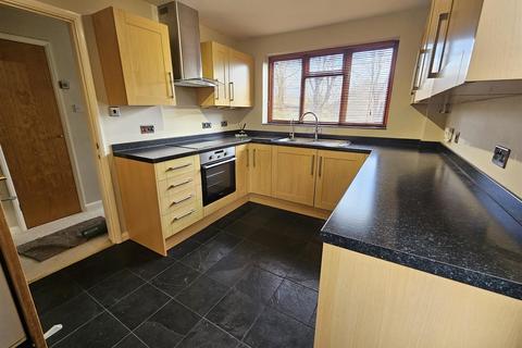 3 bedroom detached house for sale, Sandown Crescent, Aldershot