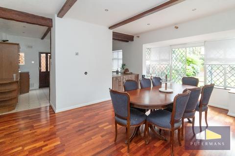 undefined, Canons Drive, Edgware, HA8