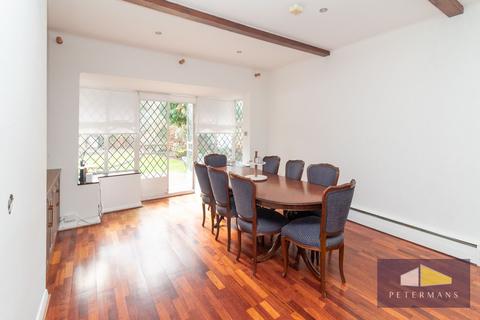 undefined, Canons Drive, Edgware, HA8