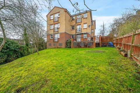2 bedroom flat to rent, Baxter House, Horniman Drive, London, SE23