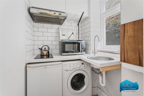 Studio to rent, Frognal, Hampstead, London, NW3