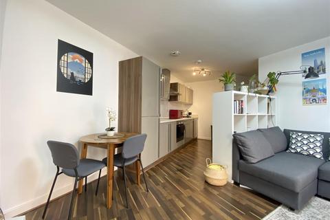 2 bedroom apartment to rent, Alto, Sillavan Way, Salford