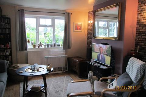 2 bedroom semi-detached house to rent, Old Coach Road Droitwich Spa WR9 7FA