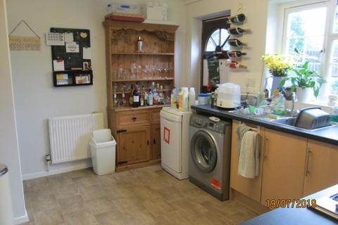 2 bedroom semi-detached house to rent, Old Coach Road Droitwich Spa WR9 7FA