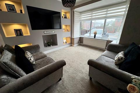 3 bedroom semi-detached house for sale, Limetree Grove, Birkenshaw, Bradford