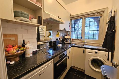 1 bedroom apartment for sale, Church Lane East, Aldershot