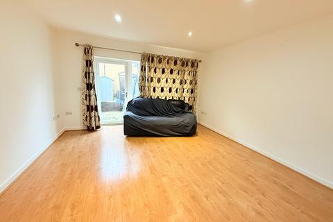2 bedroom semi-detached house to rent, Marlow Road, Dagenham RM8
