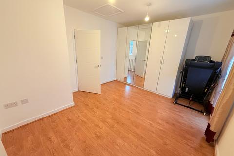 2 bedroom semi-detached house to rent, Marlow Road, Dagenham RM8