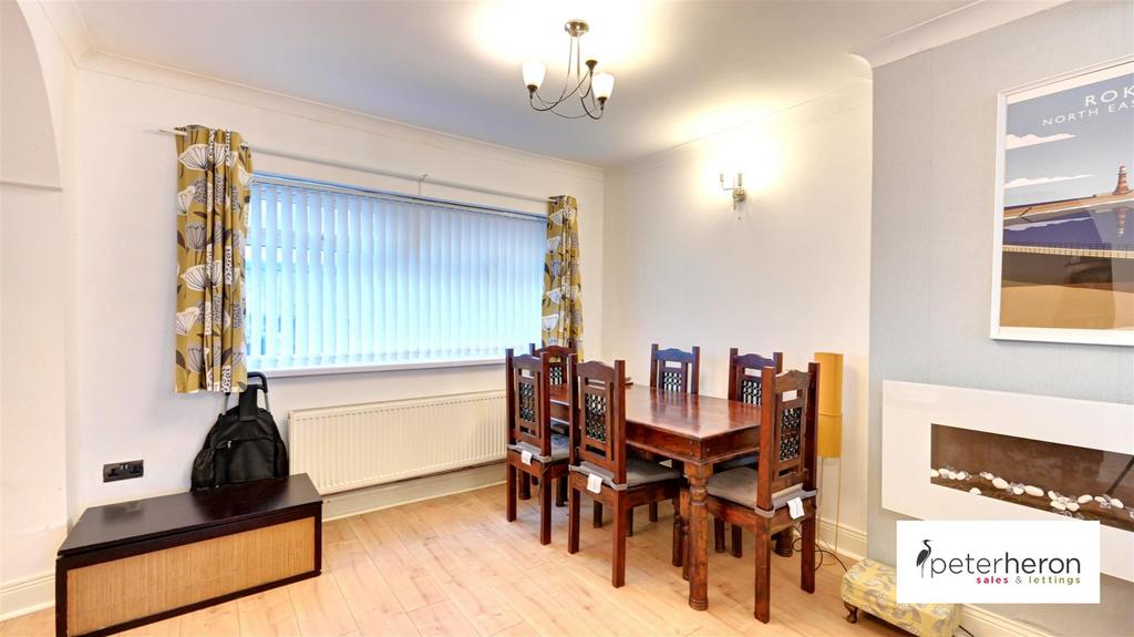 Lounge/Dining Room