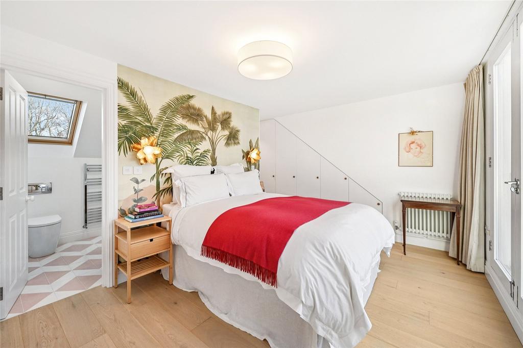 Principal bedroom