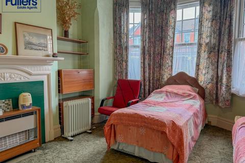 1 bedroom ground floor flat for sale, Devonshire Road, London N13