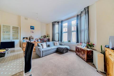 2 bedroom apartment for sale, Harpenden Road, London, SE27