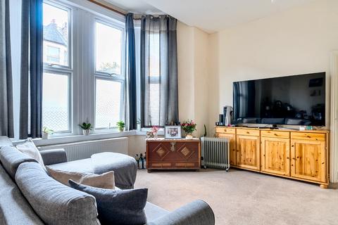 2 bedroom apartment for sale, Harpenden Road, London, SE27
