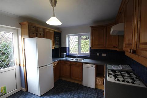 4 bedroom detached house to rent, Harolds Way, Bristol BS15