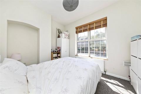 1 bedroom apartment for sale, Arragon Road, Twickenham, TW1