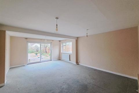 2 bedroom bungalow for sale, East Ride, Brent Knoll, Highbridge, Somerset, TA9