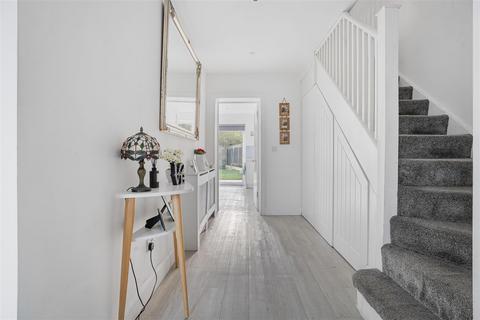 undefined, Rendlesham Avenue, Radlett