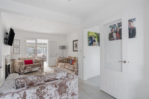 undefined, Rendlesham Avenue, Radlett