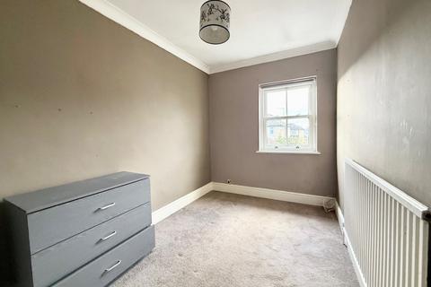 2 bedroom end of terrace house to rent, Albert Road, Addlestone, Surrey, KT15