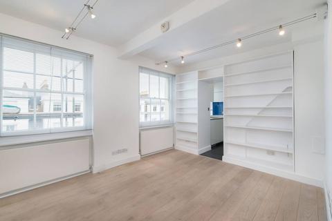 Studio to rent, Pembridge Gardens, Notting Hill Gate, London, W2