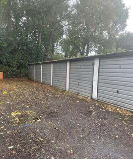 Terraced house to rent, Berkeley Court, KT13