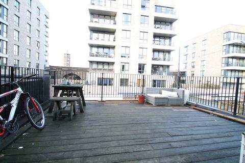 4 bedroom flat to rent, Coldharbour Lane, London SW9