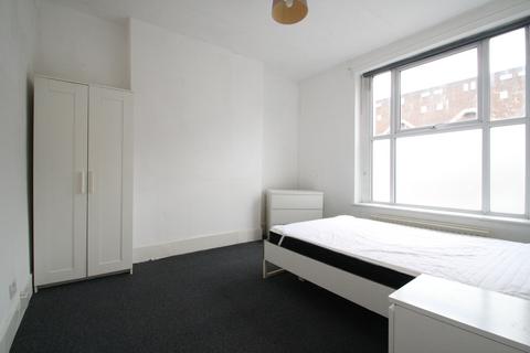 4 bedroom flat to rent, Coldharbour Lane, London SW9