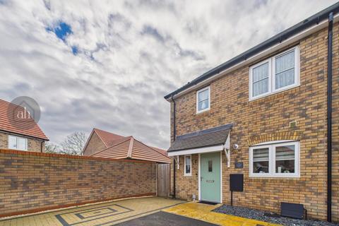 3 bedroom end of terrace house for sale, Freedom Road, Elmswell,
