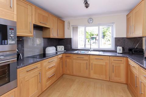 4 bedroom detached bungalow for sale, Stoneyfields Gardens, Edgware, HA8