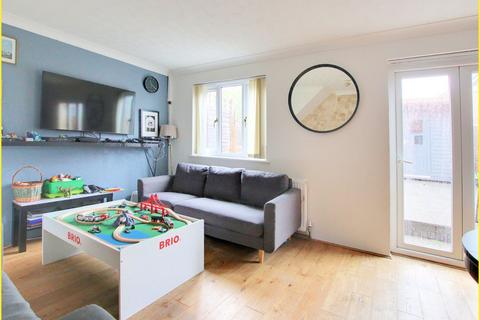 4 bedroom terraced house for sale, Cornflower Lane, Shirley Oaks Village