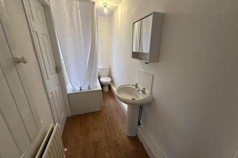 2 bedroom terraced house to rent, Falmer Road, Darlington