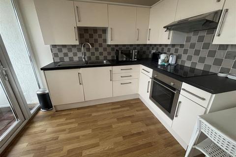 1 bedroom house to rent, Regents Court,Ballards Lane, Finchley