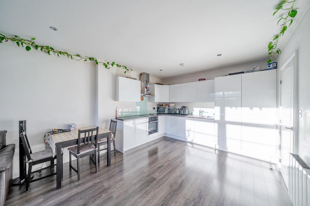 1400315-13-696a08...