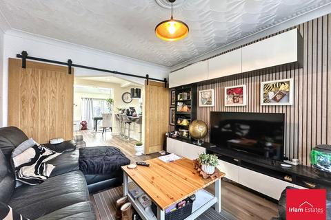 3 bedroom semi-detached house for sale, Broadway, Irlam, M44