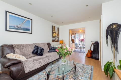 undefined, Wallace Crescent, Carshalton SM5