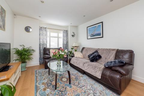 2 bedroom detached house for sale, Wallace Crescent, Carshalton SM5
