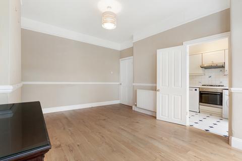 3 bedroom terraced house to rent, Shelton Road, Wimbledon SW19