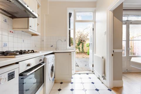 3 bedroom terraced house to rent, Shelton Road, Wimbledon SW19
