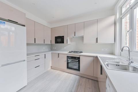 3 bedroom house to rent, Hambro Road, Streatham Common, London, SW16