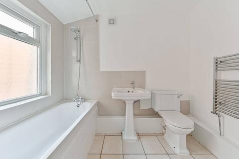 3 bedroom house to rent, Hambro Road, Streatham Common, London, SW16