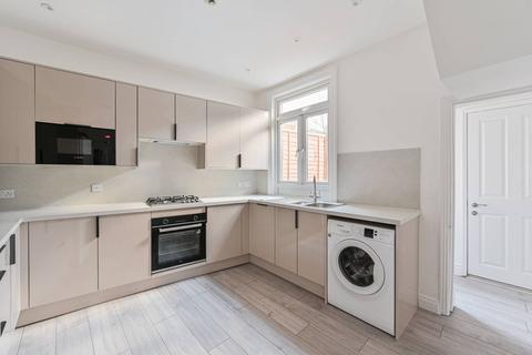 3 bedroom house to rent, Hambro Road, Streatham Common, London, SW16
