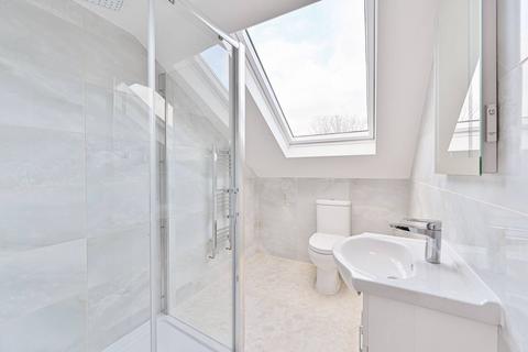 3 bedroom house to rent, Hambro Road, Streatham Common, London, SW16