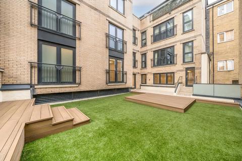 2 bedroom flat to rent, Kensington Gardens Square, London W2