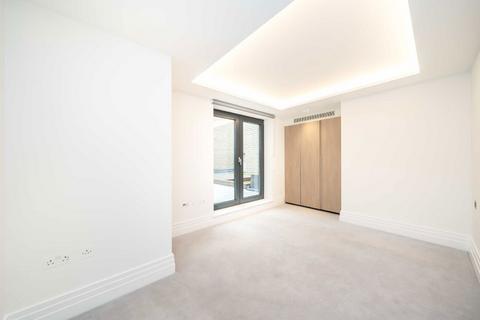 2 bedroom flat to rent, Kensington Gardens Square, London W2