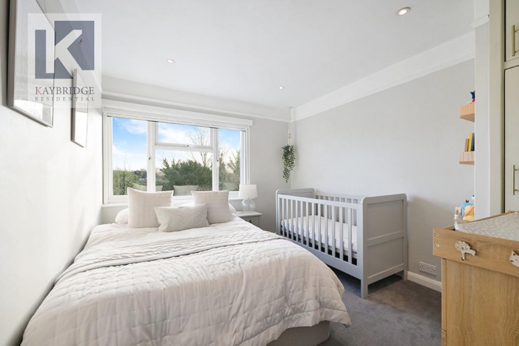 Stoneleigh Park Road, Epsom - KT19 0 QY
