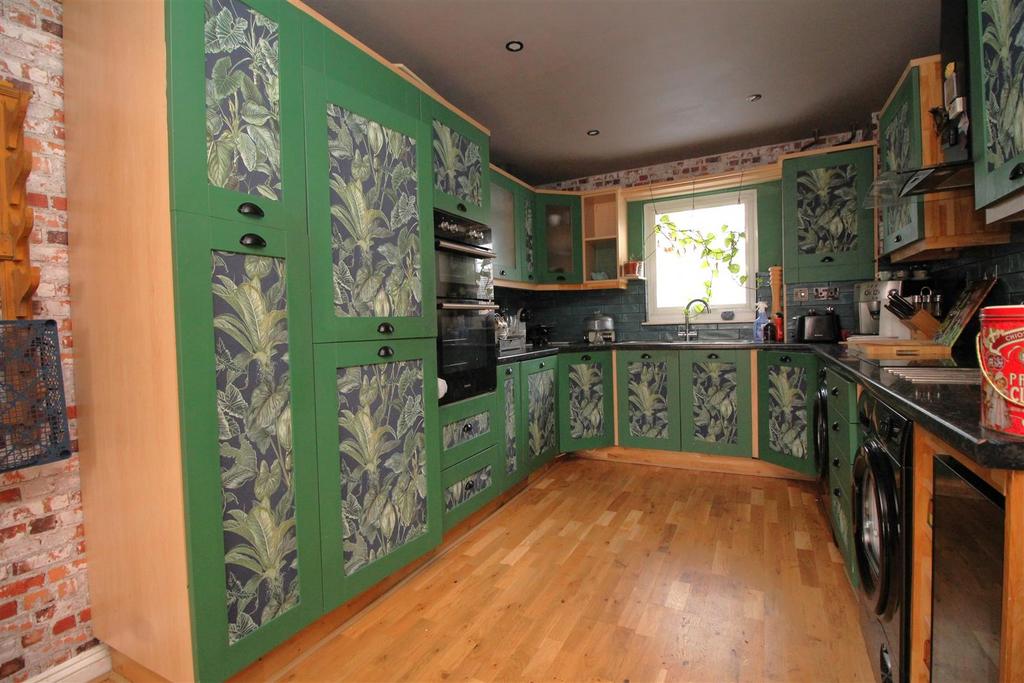 Kitchen .JPG