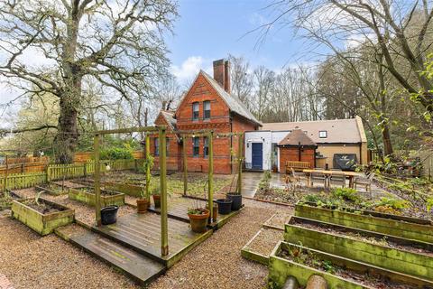 3 bedroom detached house for sale, Buckhurst Road, Ascot
