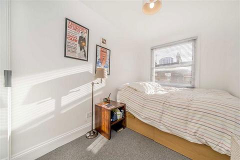 3 bedroom flat for sale, Kilmarsh Road, London W6