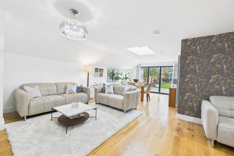 4 bedroom detached house for sale, Eastcote Road, Ruislip HA4